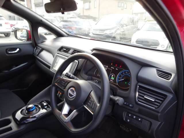 2022 NISSAN LEAF S